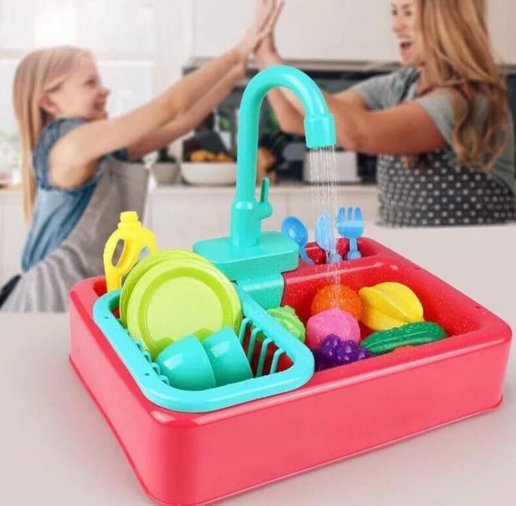 Realistic Kitchen Sink Set With Accessories